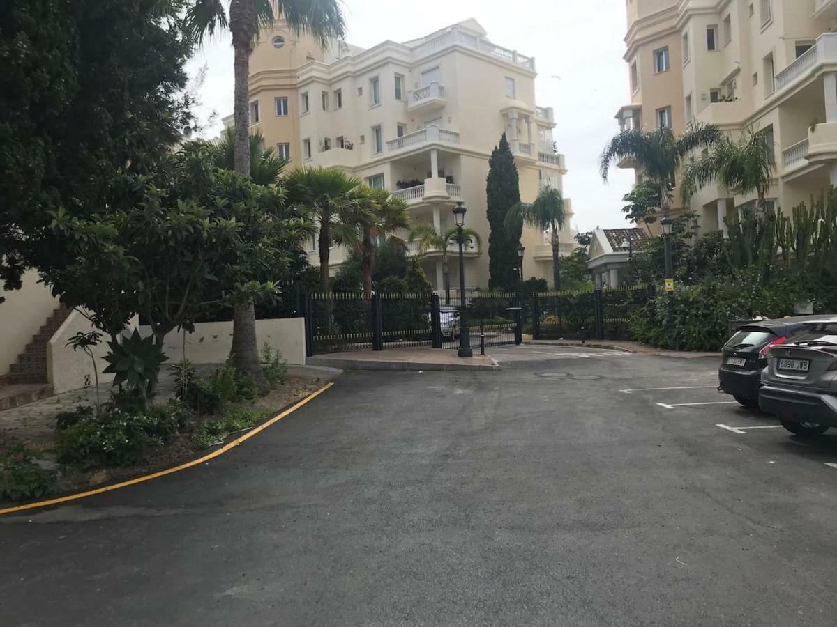 Playa Sin Aglomeraciones, Tarifas Especiales Cerca De Puerto Banus *