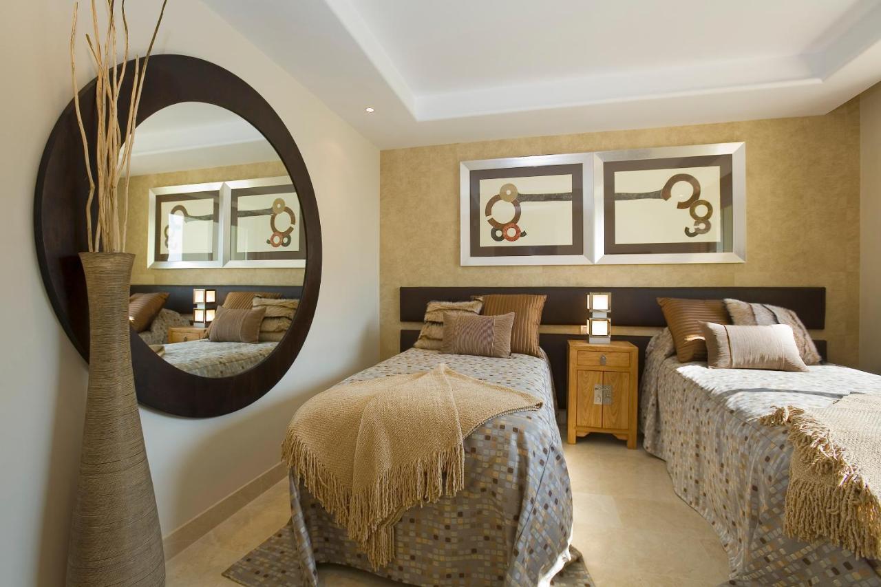 Appt 401-3-bed-heaven Beach-paseo-all Year Heated Pool-free Bikes Apartment Estepona