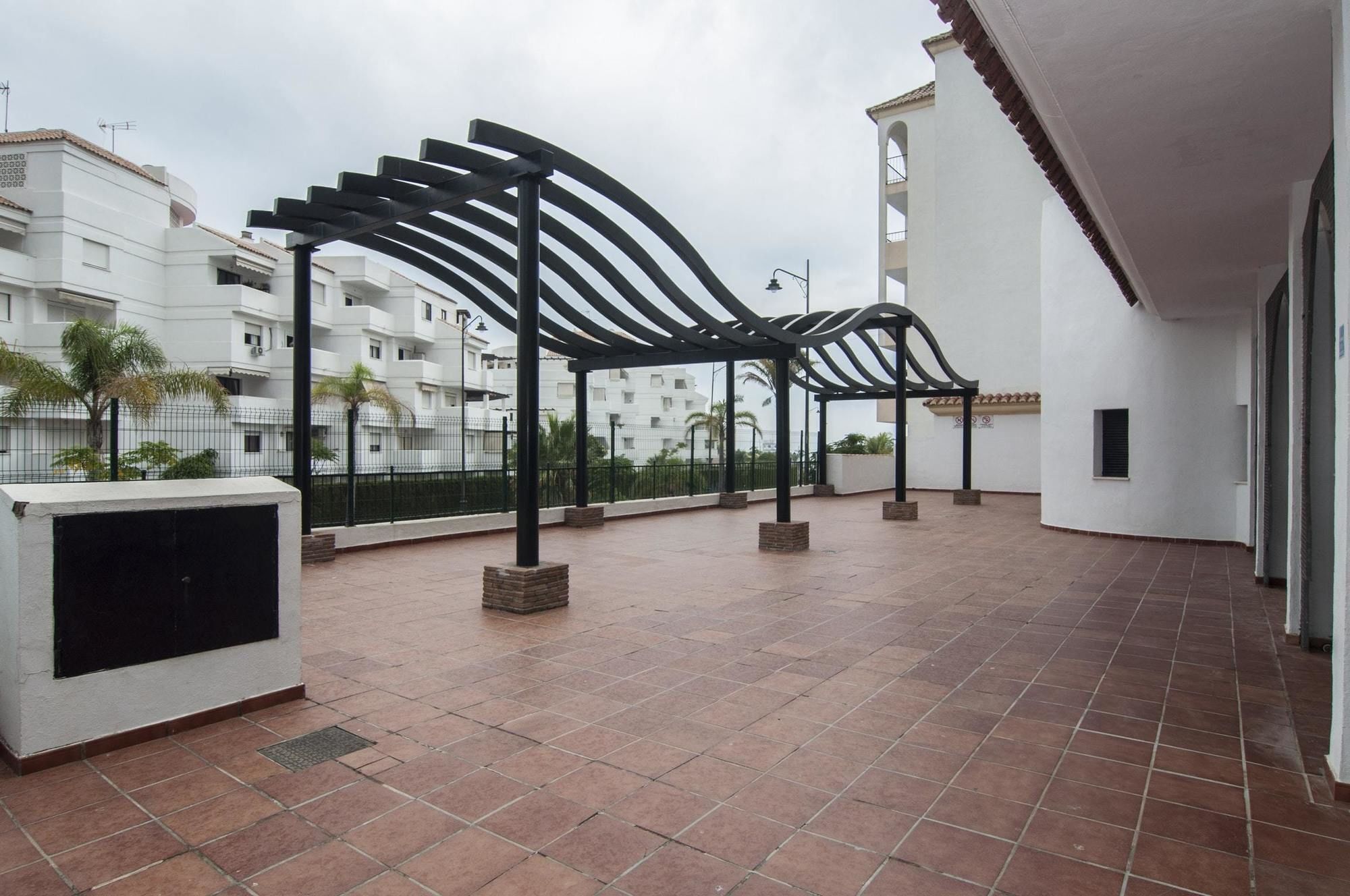 With 2 Bedrooms In Estepona, With Wonderful Sea View, Pool A Estepona