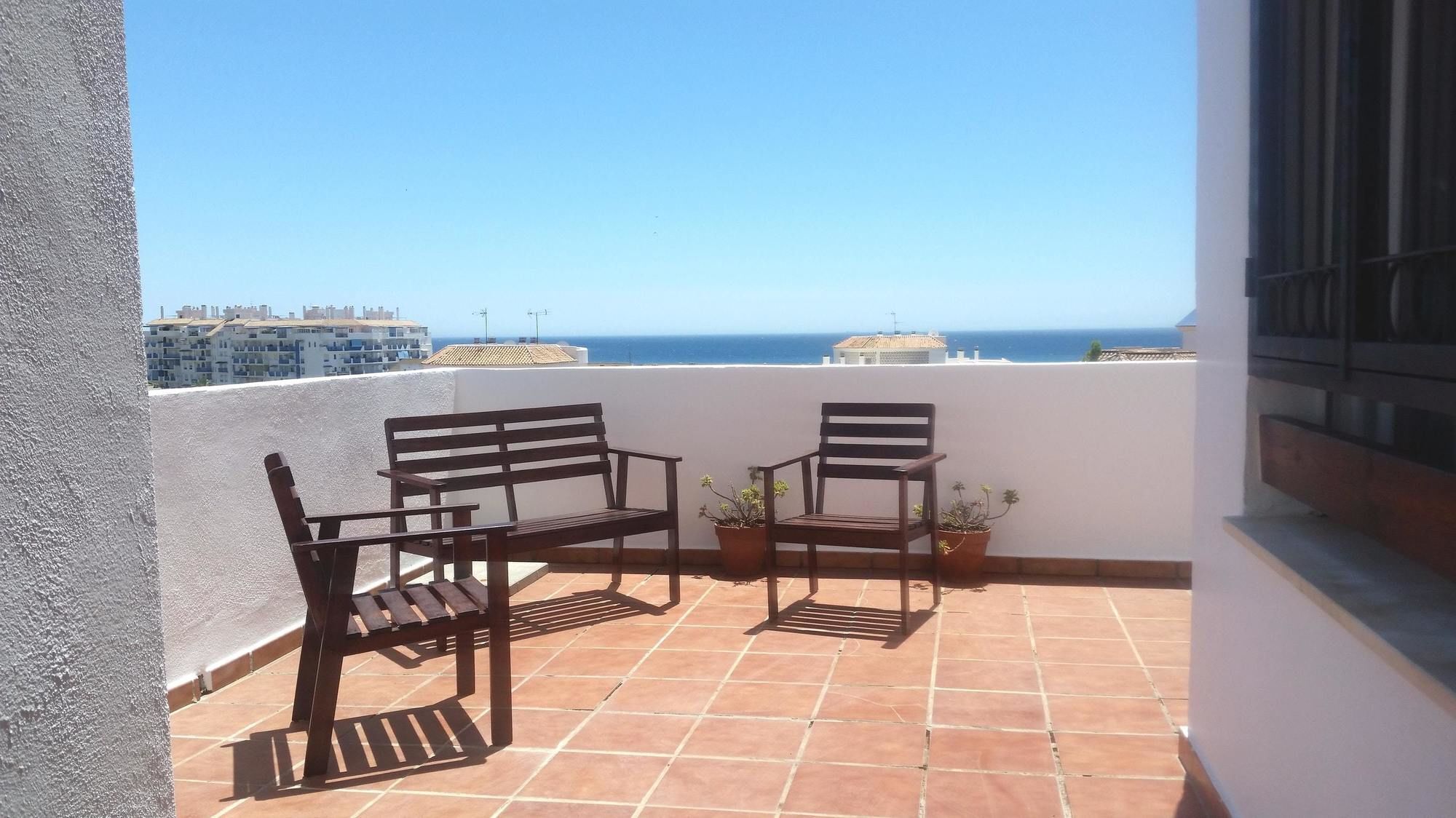 With 2 Bedrooms In Estepona, With Wonderful Sea View, Pool A Apartment *