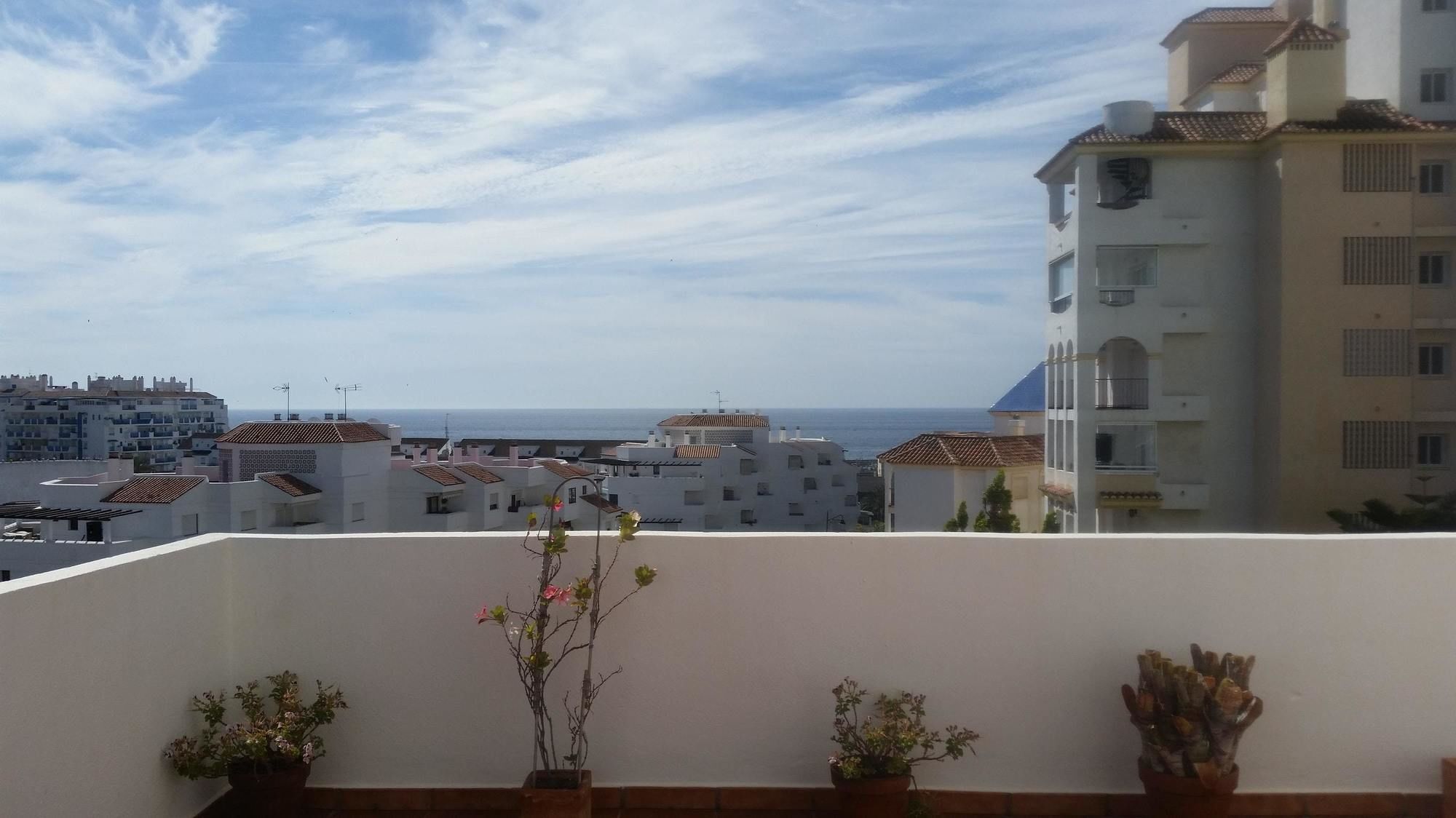 With 2 Bedrooms In Estepona, With Wonderful Sea View, Pool A Apartment *