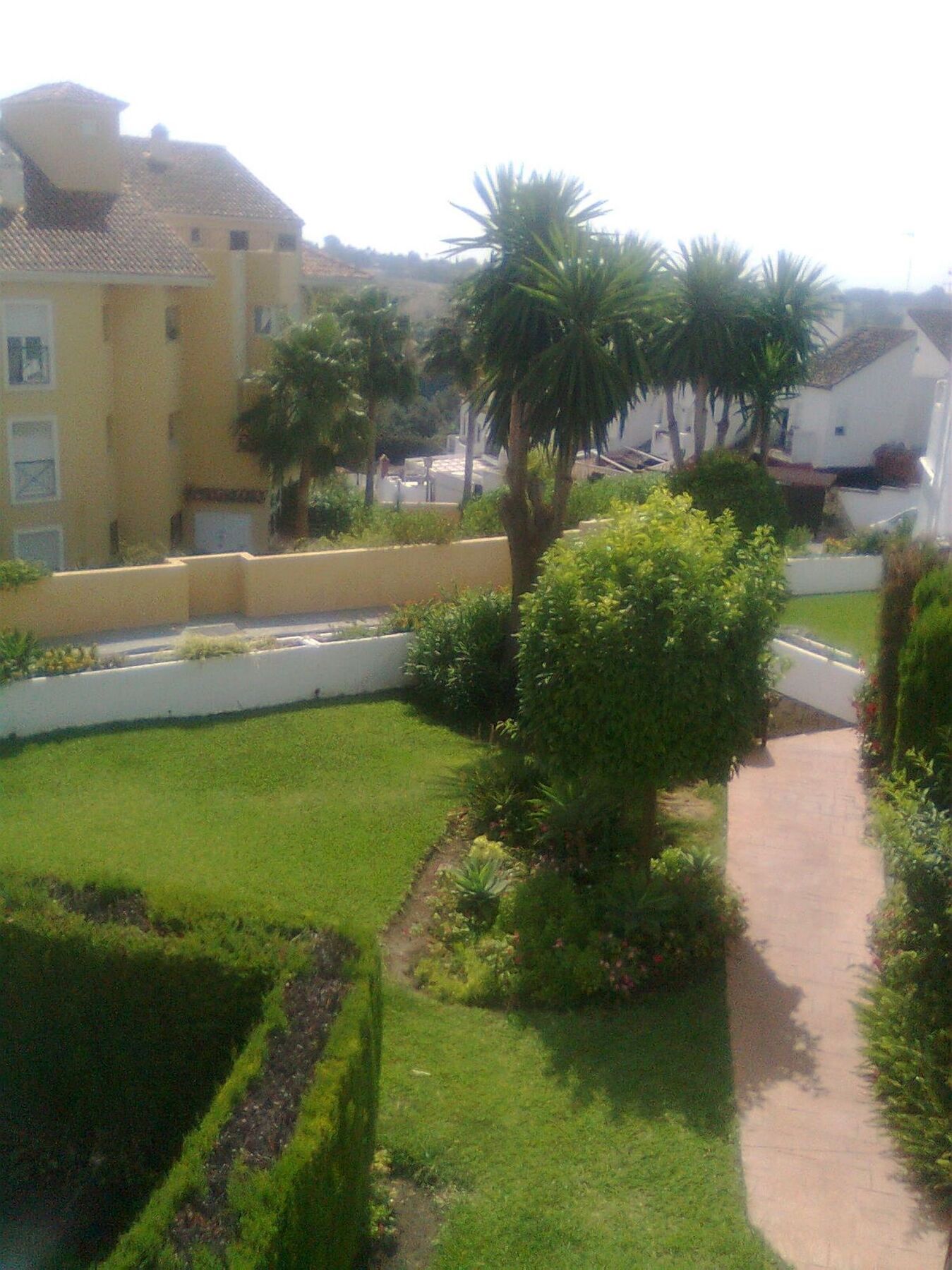 With 2 In Estepona, With Pool Access And Furnished Bal