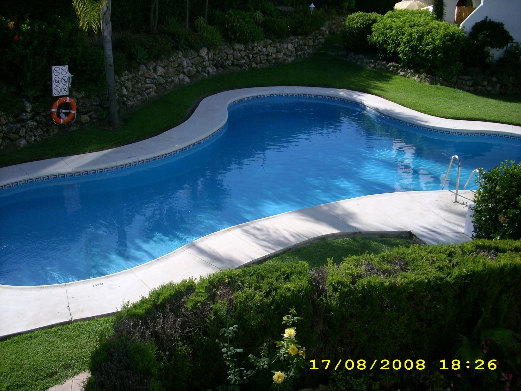 With 2 In Estepona, With Pool Access And Furnished Bal * Estepona