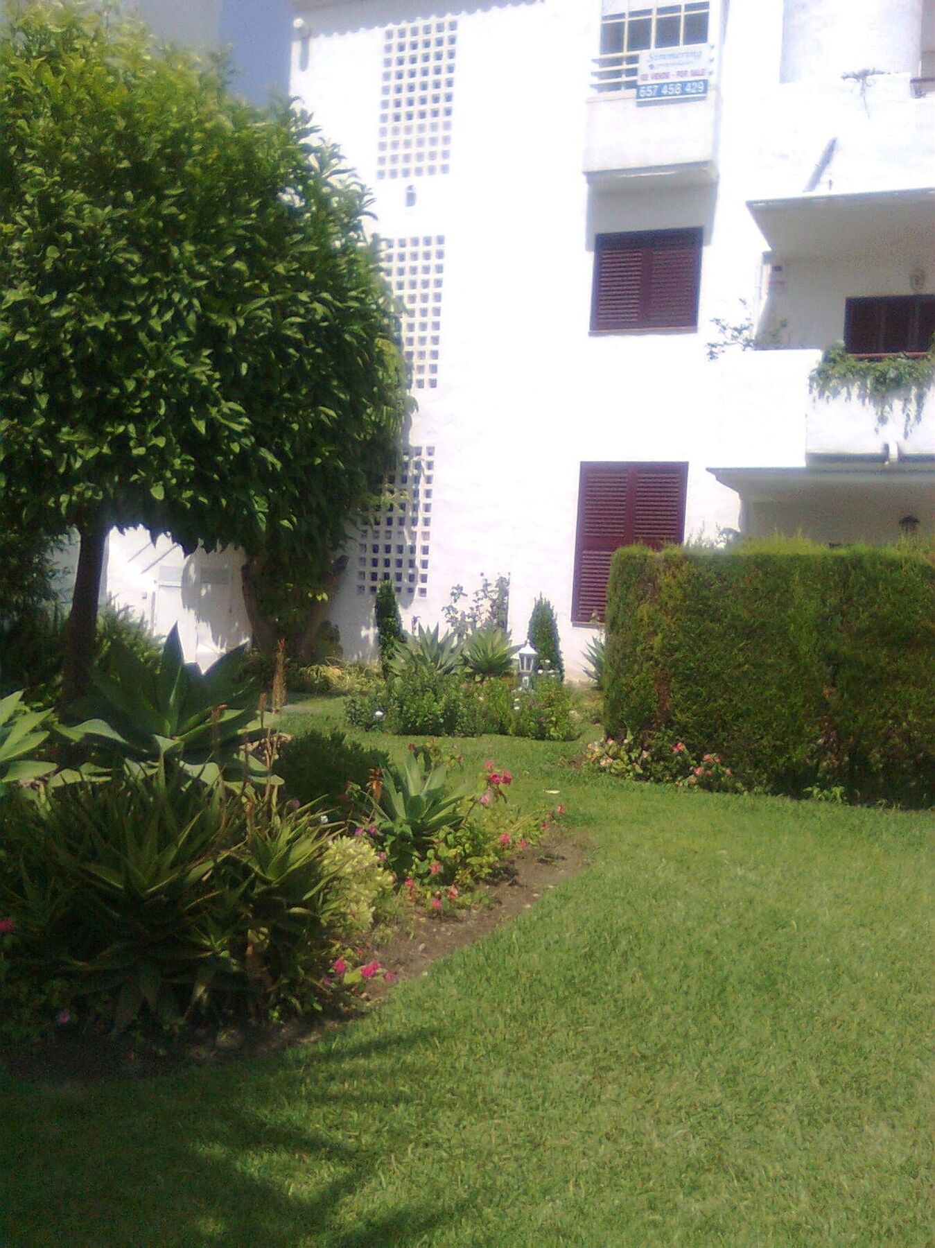 With 2 In Estepona, With Pool Access And Furnished Bal