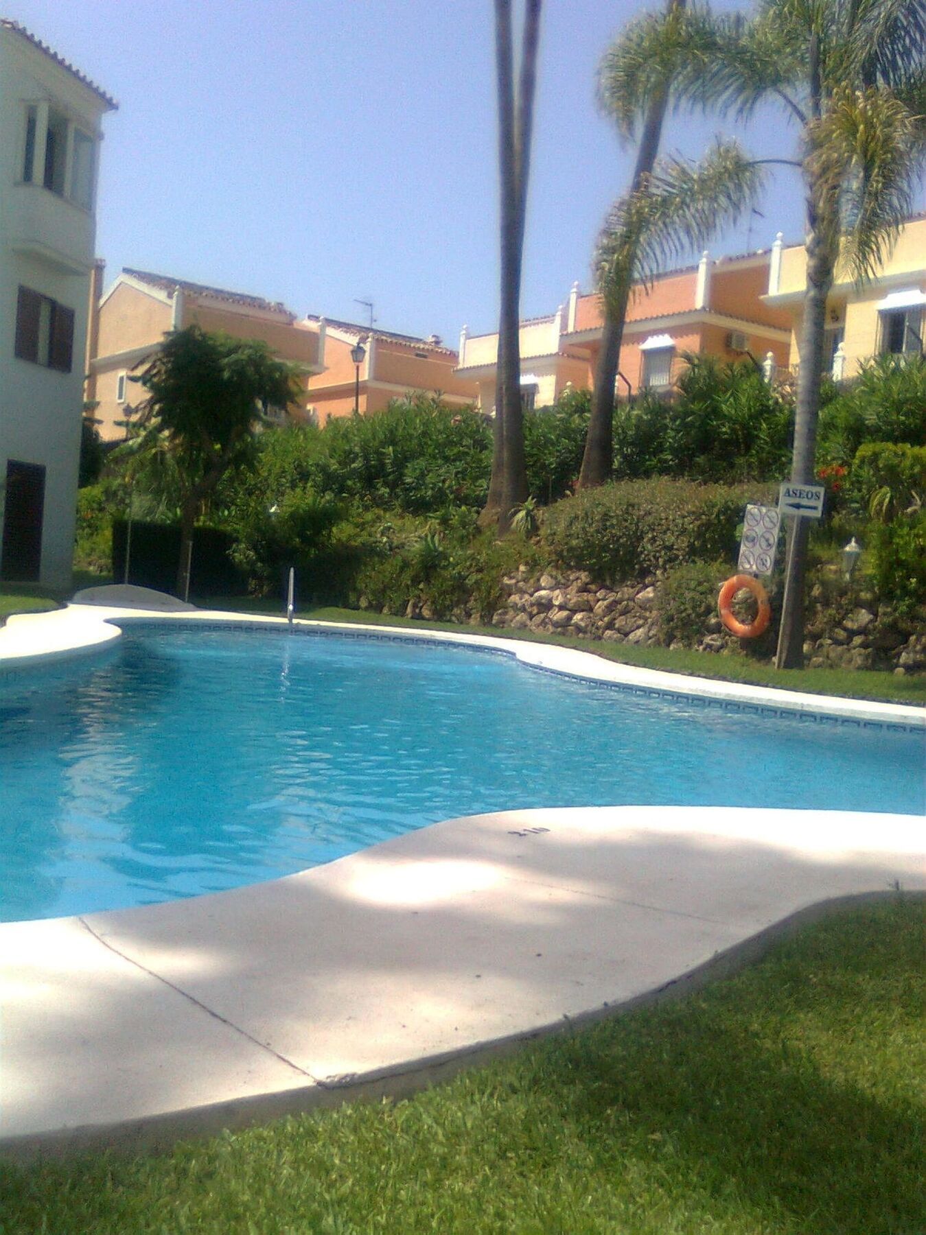 With 2 In Estepona, With Pool Access And Furnished Bal