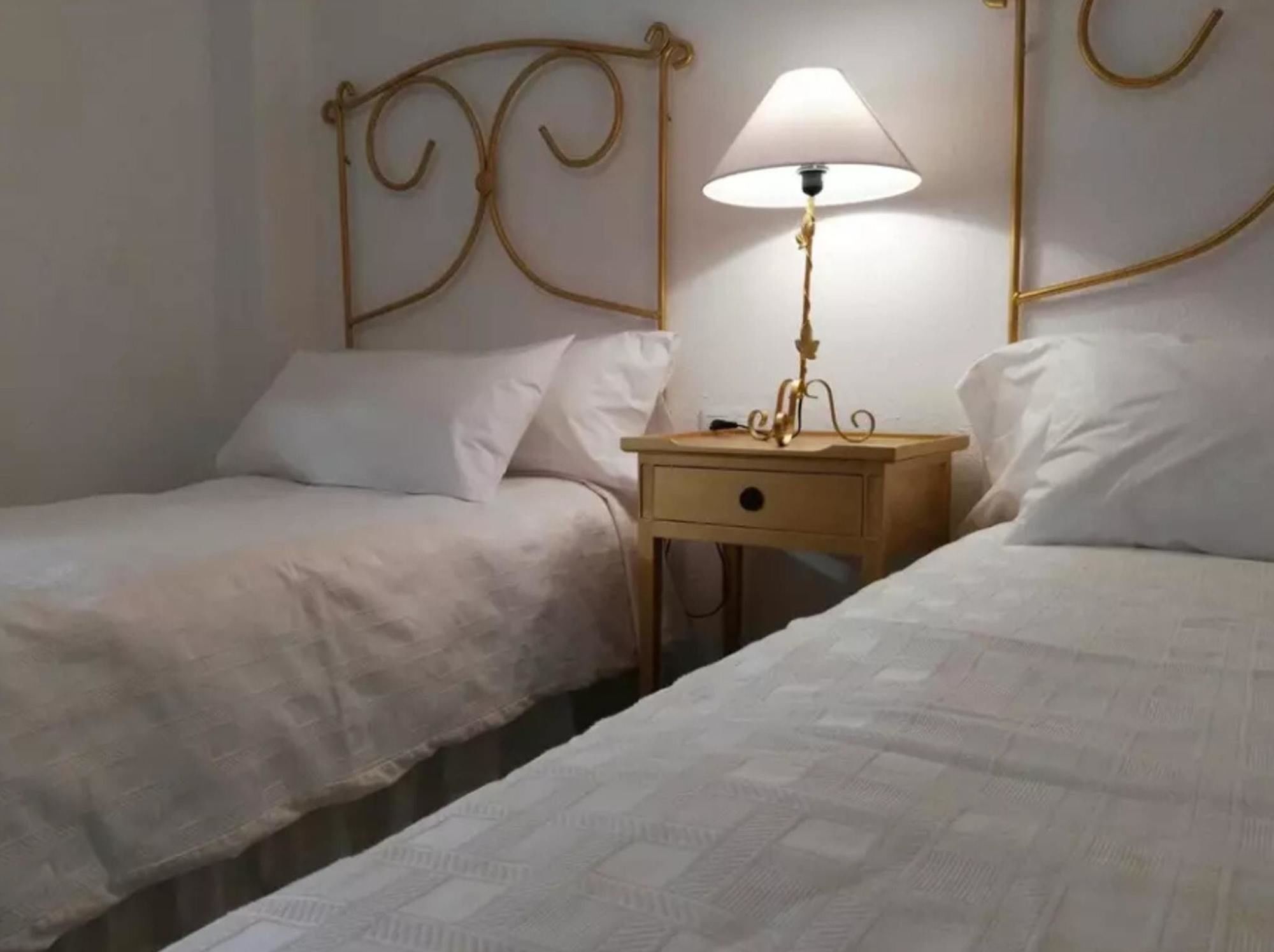 With 3 Bedrooms In Estepona, With Wonderful Mountain View An Apartment *
