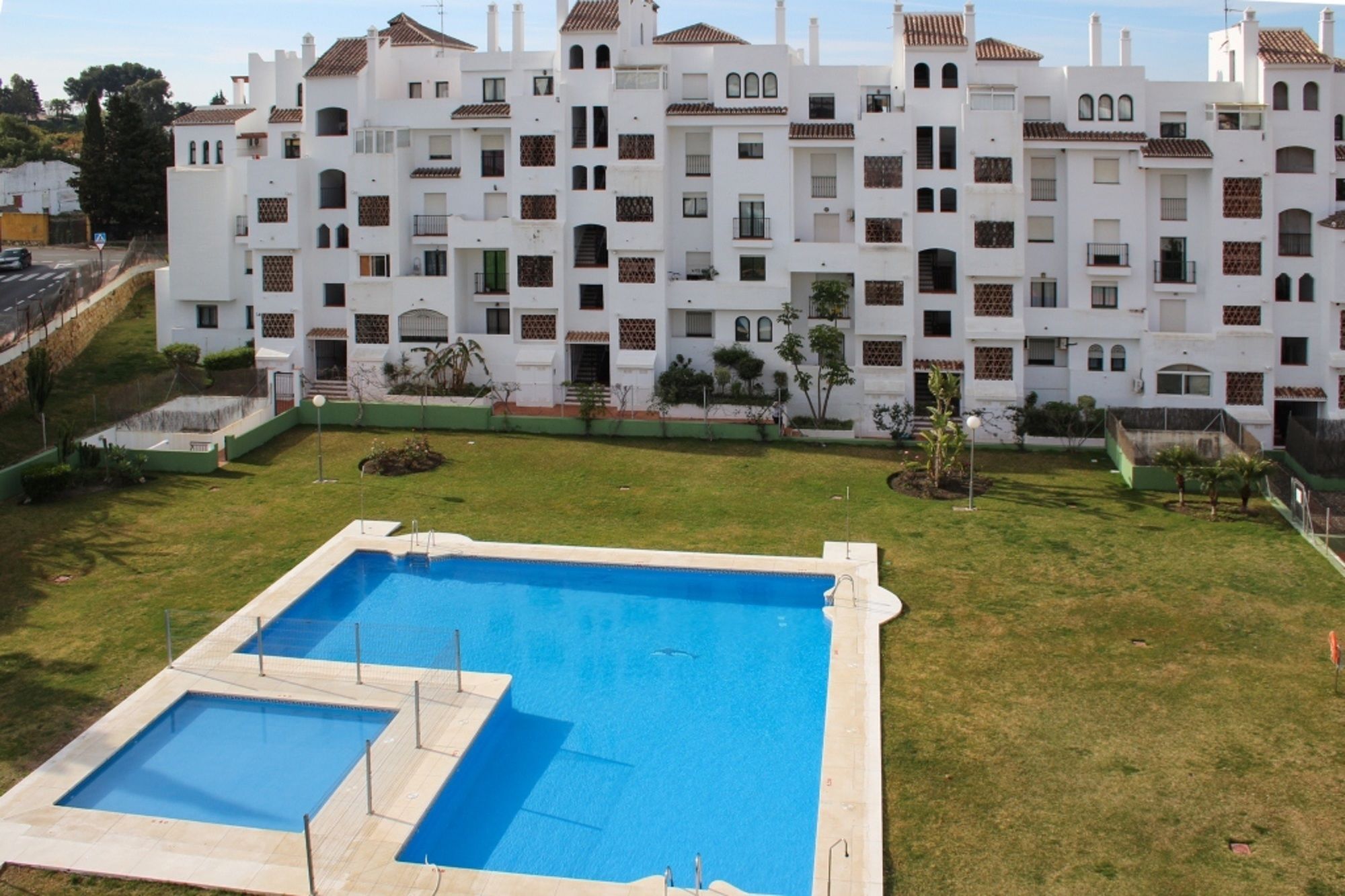 With 2 Bedrooms In Estepona, With Wonderful Sea View, Pool A Apartment *