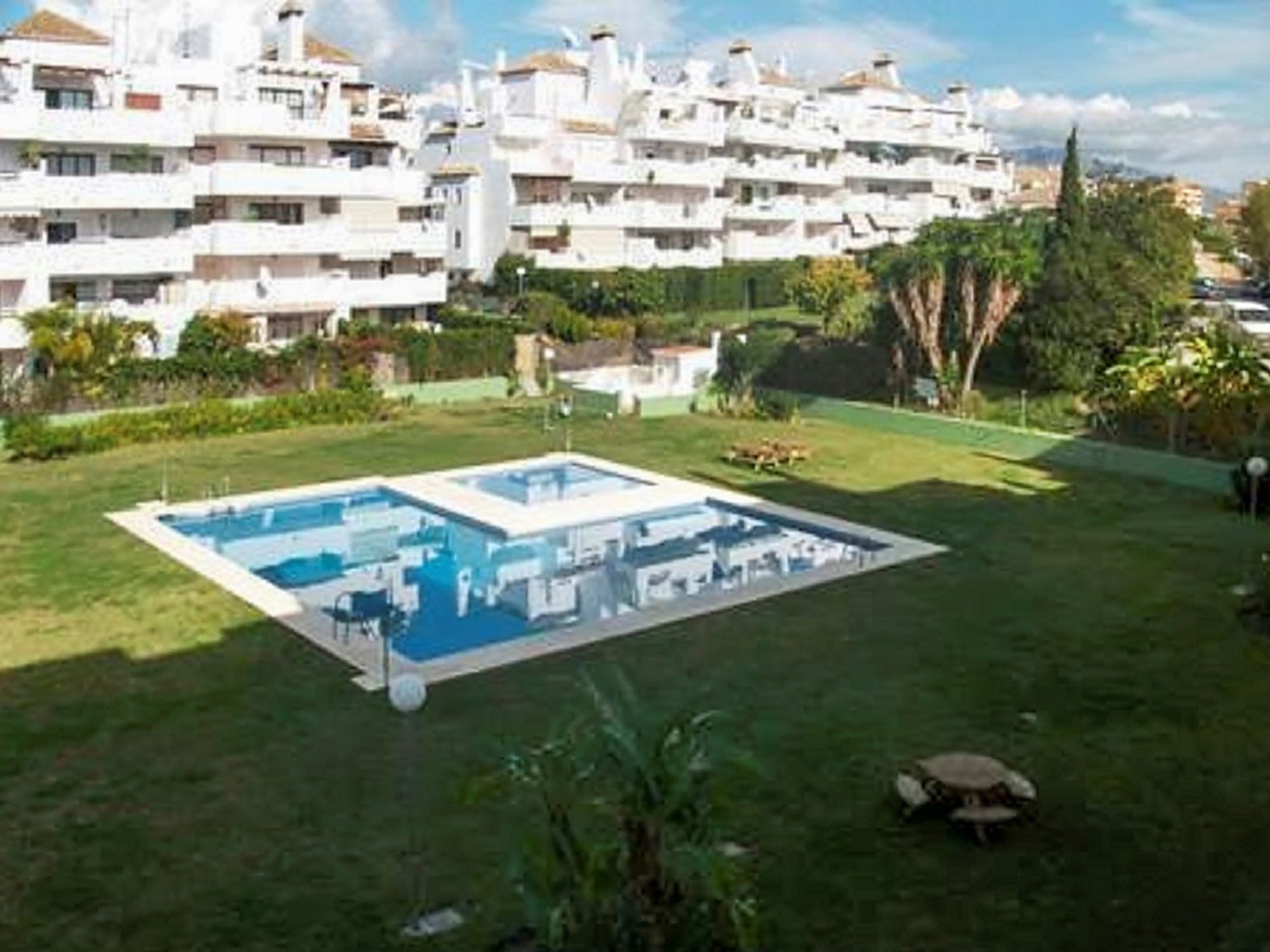 With 2 Bedrooms In Estepona, With Wonderful Sea View, Pool A Apartment