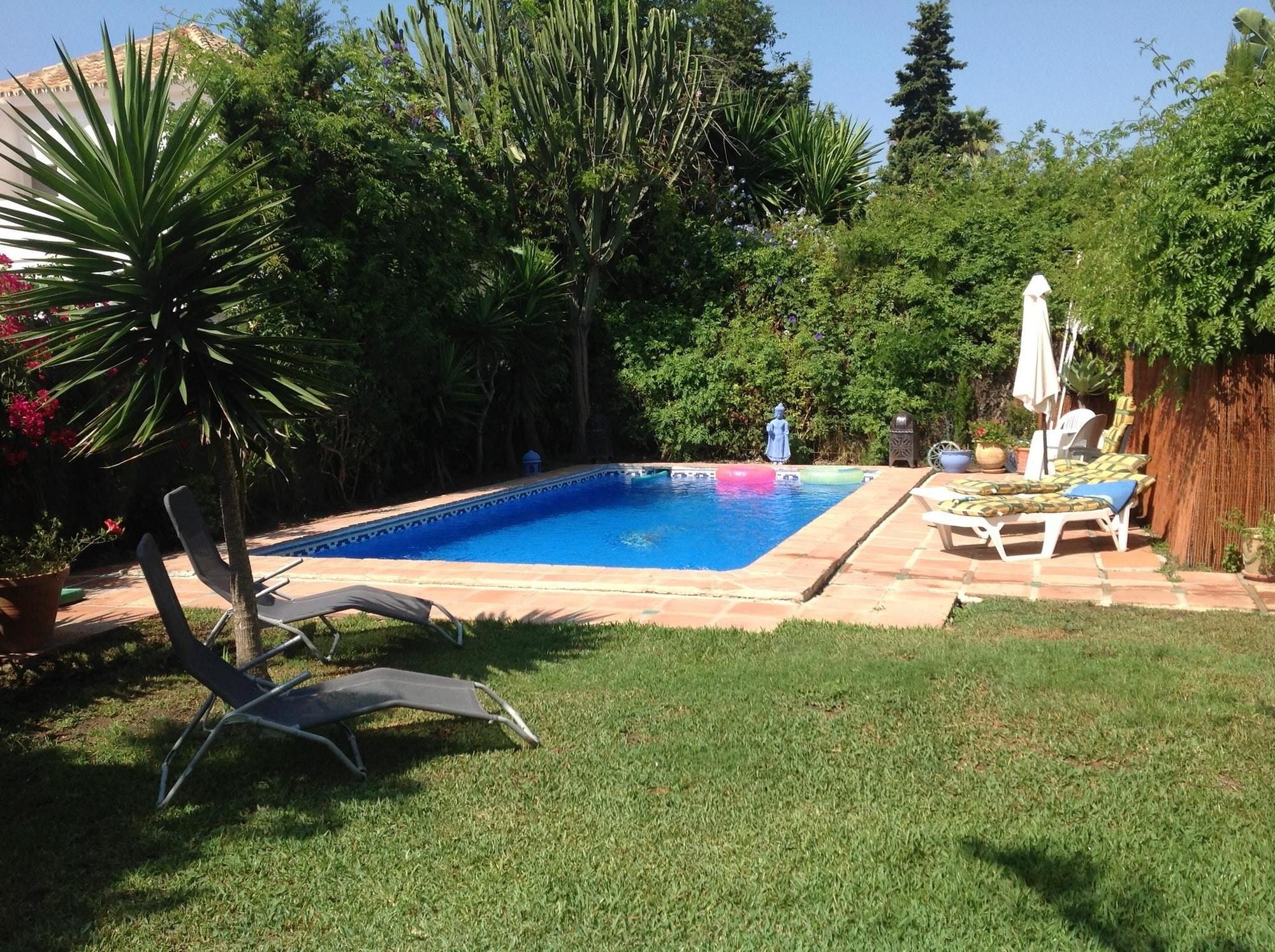 With 3 Bedrooms In El Paraiso Barronal, With Private Pool, Furni Villa Estepona