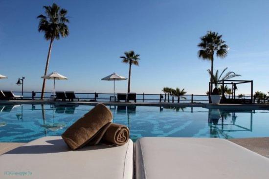 Villa Luxury Chelsea For Golf & Relax In Location Estepona