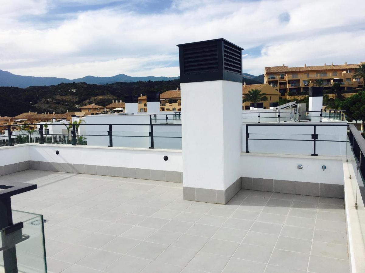 Villa Luxury Chelsea For Golf & Relax In Location Estepona