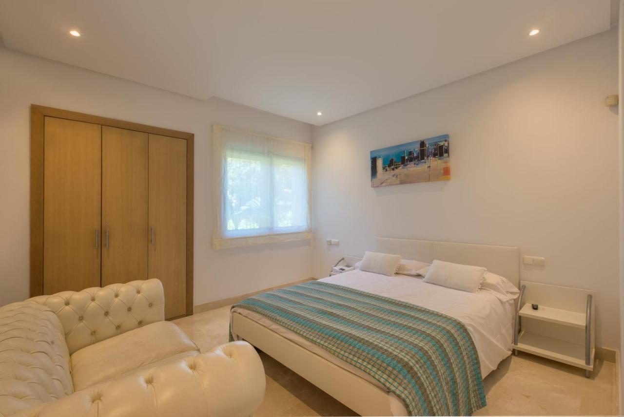 Alcazaba Beach, Front In Appartement Estepona