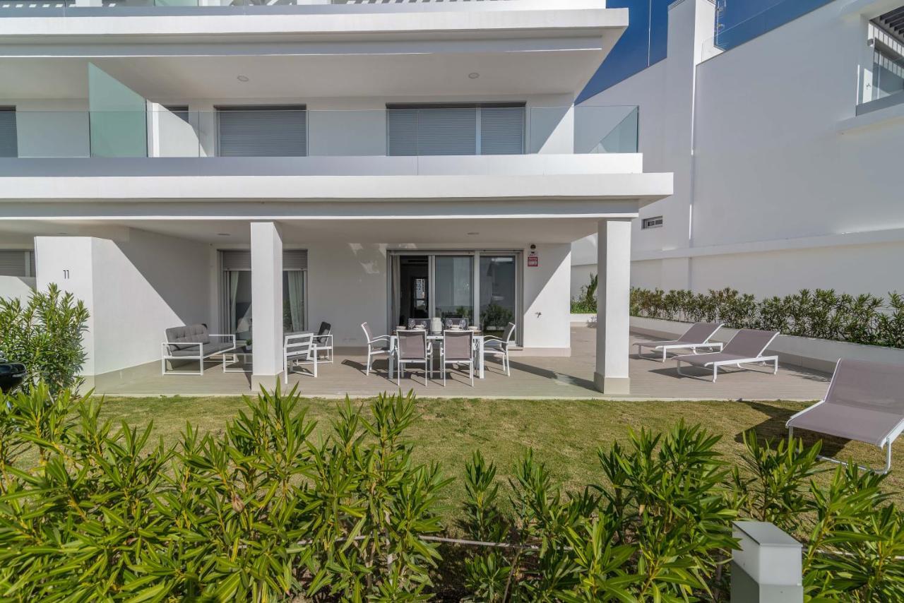 Apartment Vacation Marbella I Le Mirage Retreat, New Condo, Pool *