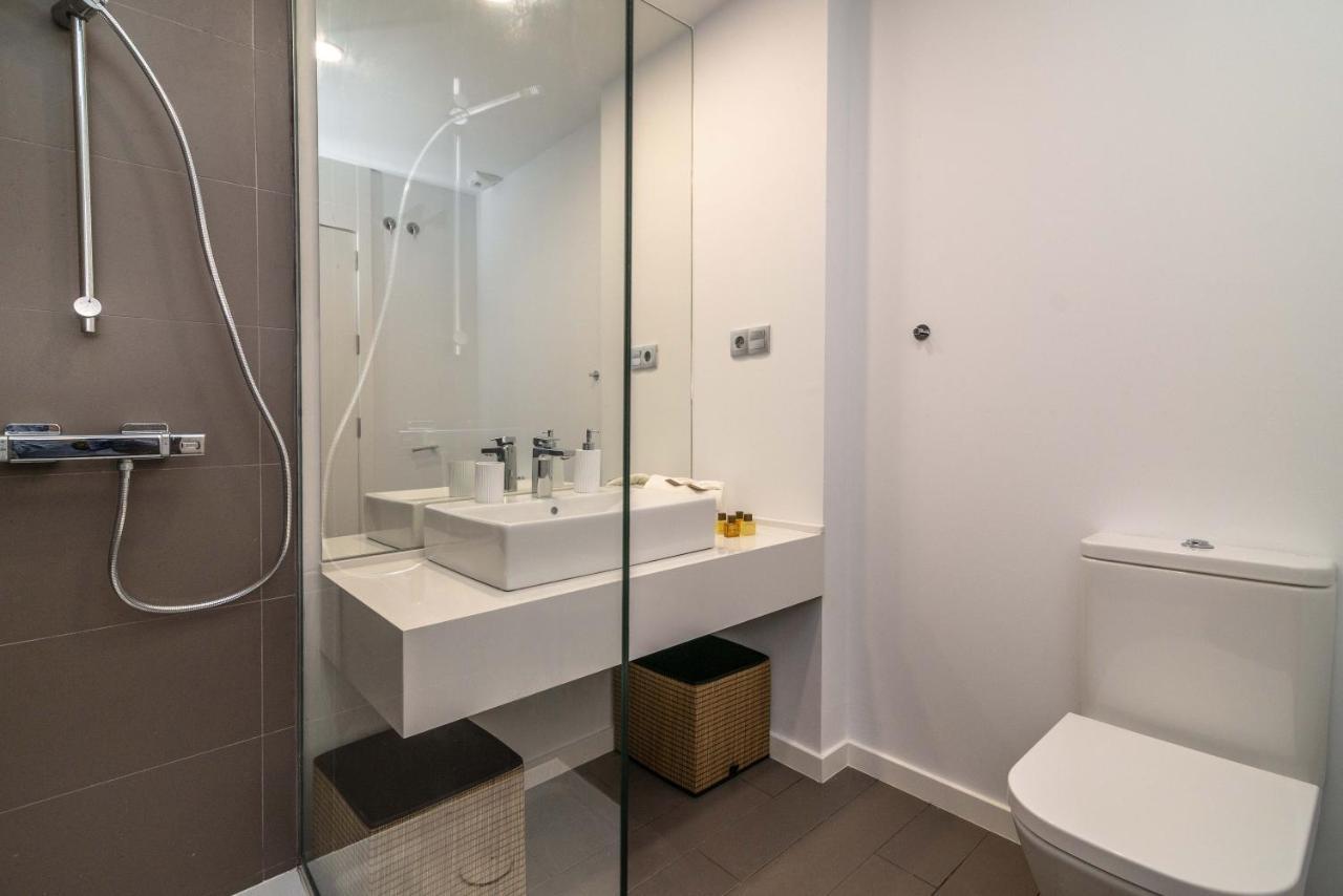 Apartment Vacation Marbella I Le Mirage Retreat, New Condo, Pool Estepona