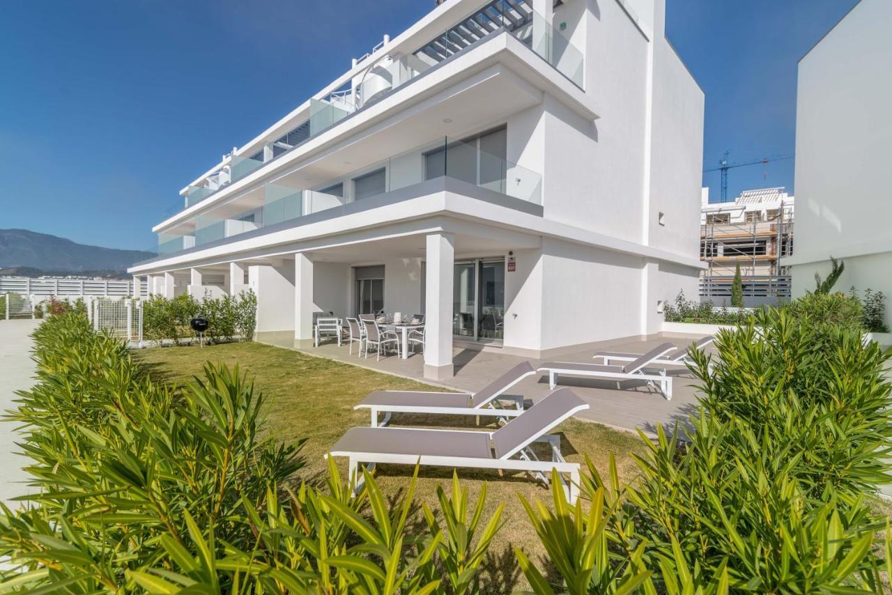 Vacation Marbella I Le Mirage Retreat, New Condo, Pool *