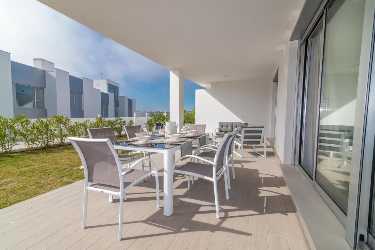 Vacation Marbella I Le Mirage Retreat, New Condo, Pool *