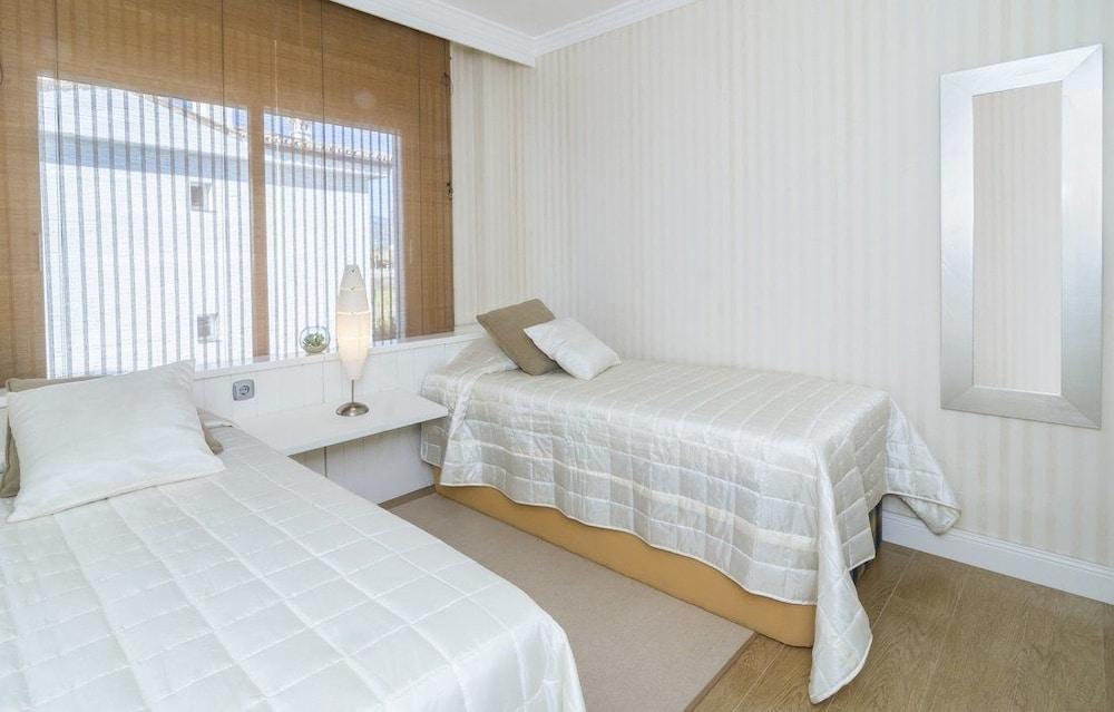 Hb First Line In Hacienda Roomservice Apartment Estepona