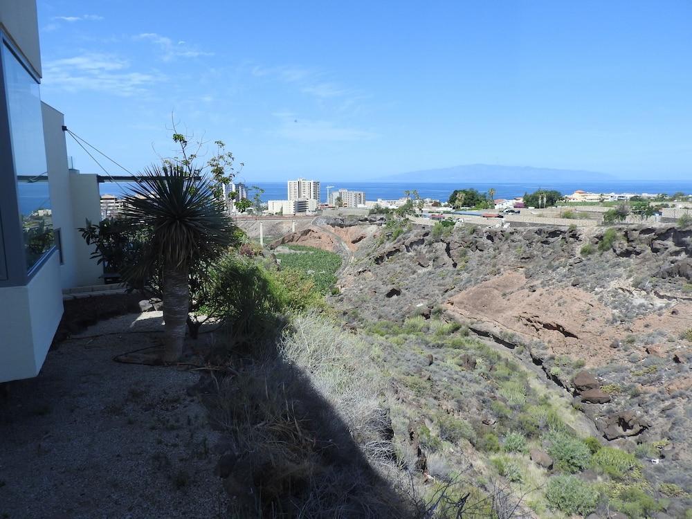 Paraiso Villa *