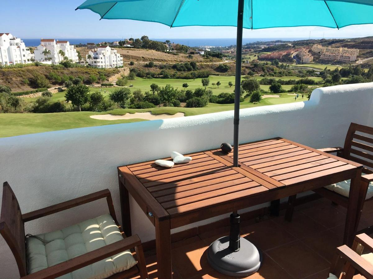 Elegant Estepona, Sea View Apartment Estepona
