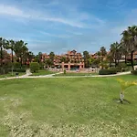 Resort Style 2 Bedroom Apartment In The New Golden Mile Free Wifi & Parking