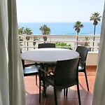 Gorgeous Sea Views And Great Location!