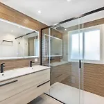 Amazing 4 Bed Beachfront Dominion Beach Rdr358