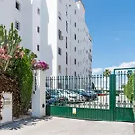 Penthouse Seaview Ref #103