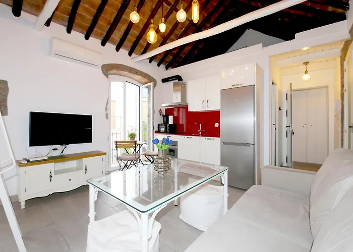 Estepona Centre Apartment Nella