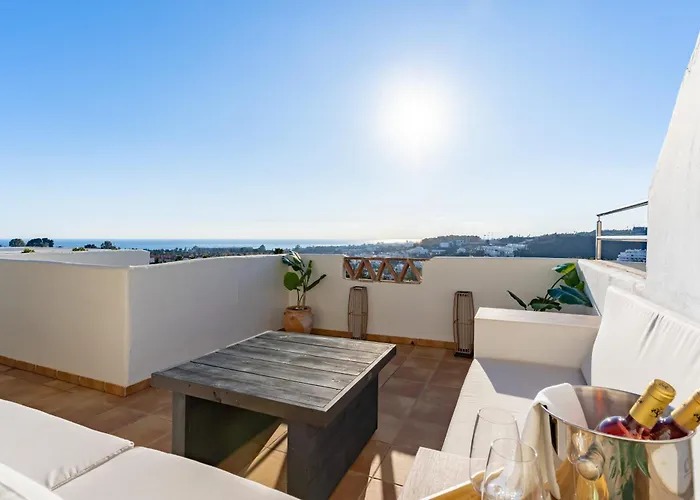 Penthouse In Estepona With Panoramic Sea View