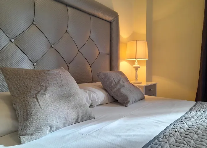 Apartamento De Dos Dormitorios Y Un Bano Con Piscinas Y Jardines Cercano A La Playa