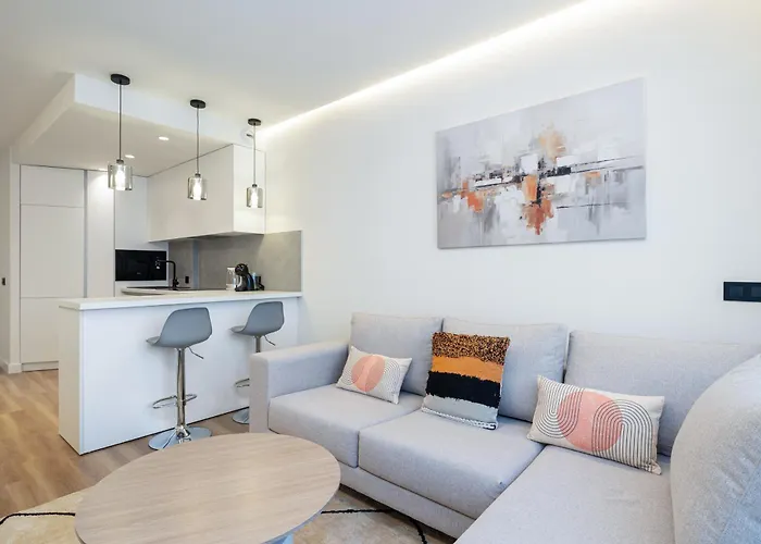 City And Beach Apartment, Estepona 100Mts From The Beach