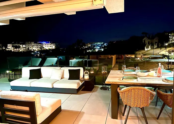 Modern Highend Oasis W/Sea Views