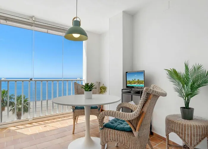 Bonito Piso En Primera Linea De Playa En Estepona