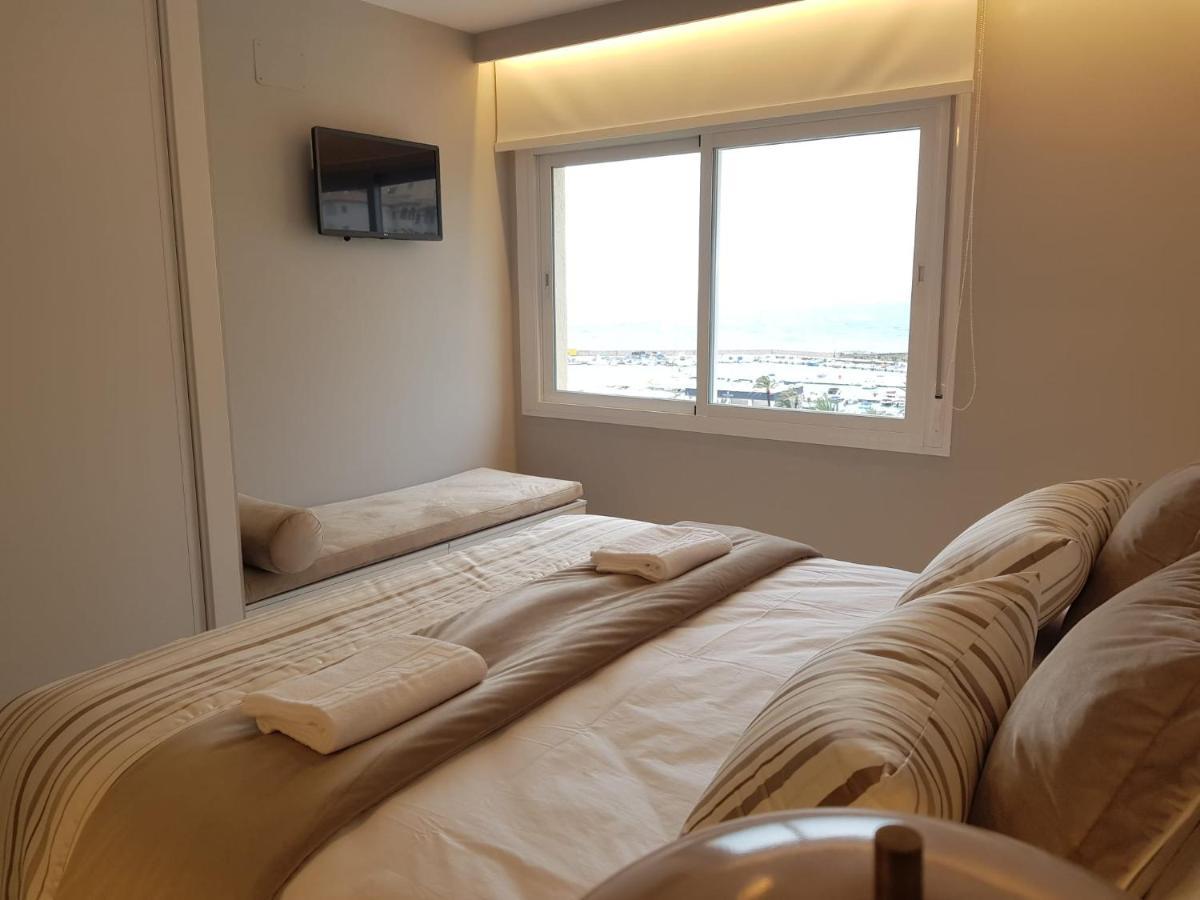 Fabulous In Front Of Sea & Marina With Incredible Views Apartamento Estepona