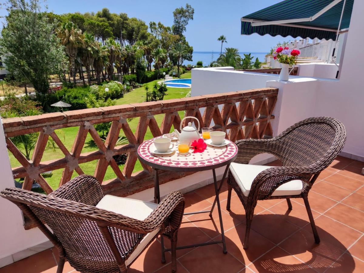 Holiday home Spacious Beachfront Town House In With Fully Equipped Kitchen, Pools, Garden, Sea View