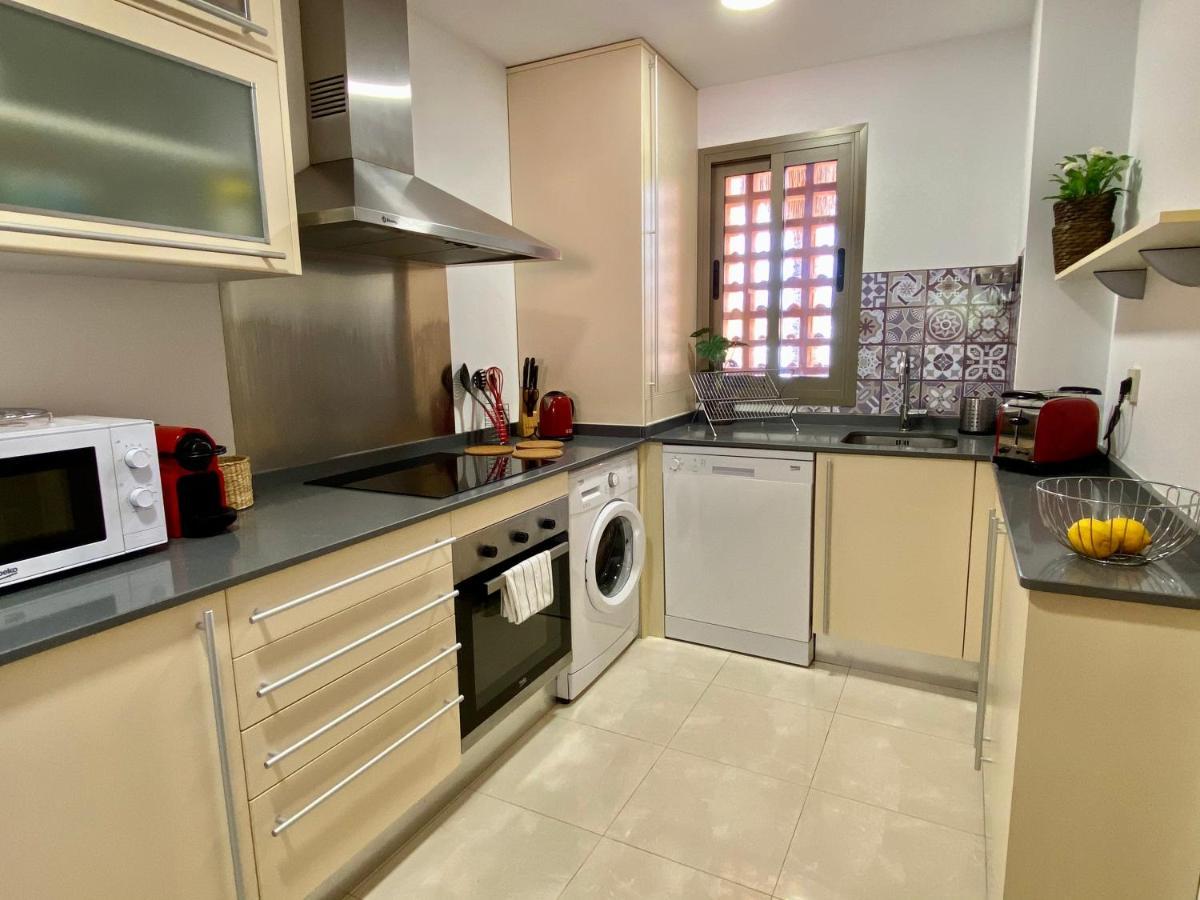Style 2 Bedroom In The New Golden Mile Free Wifi & Parking *