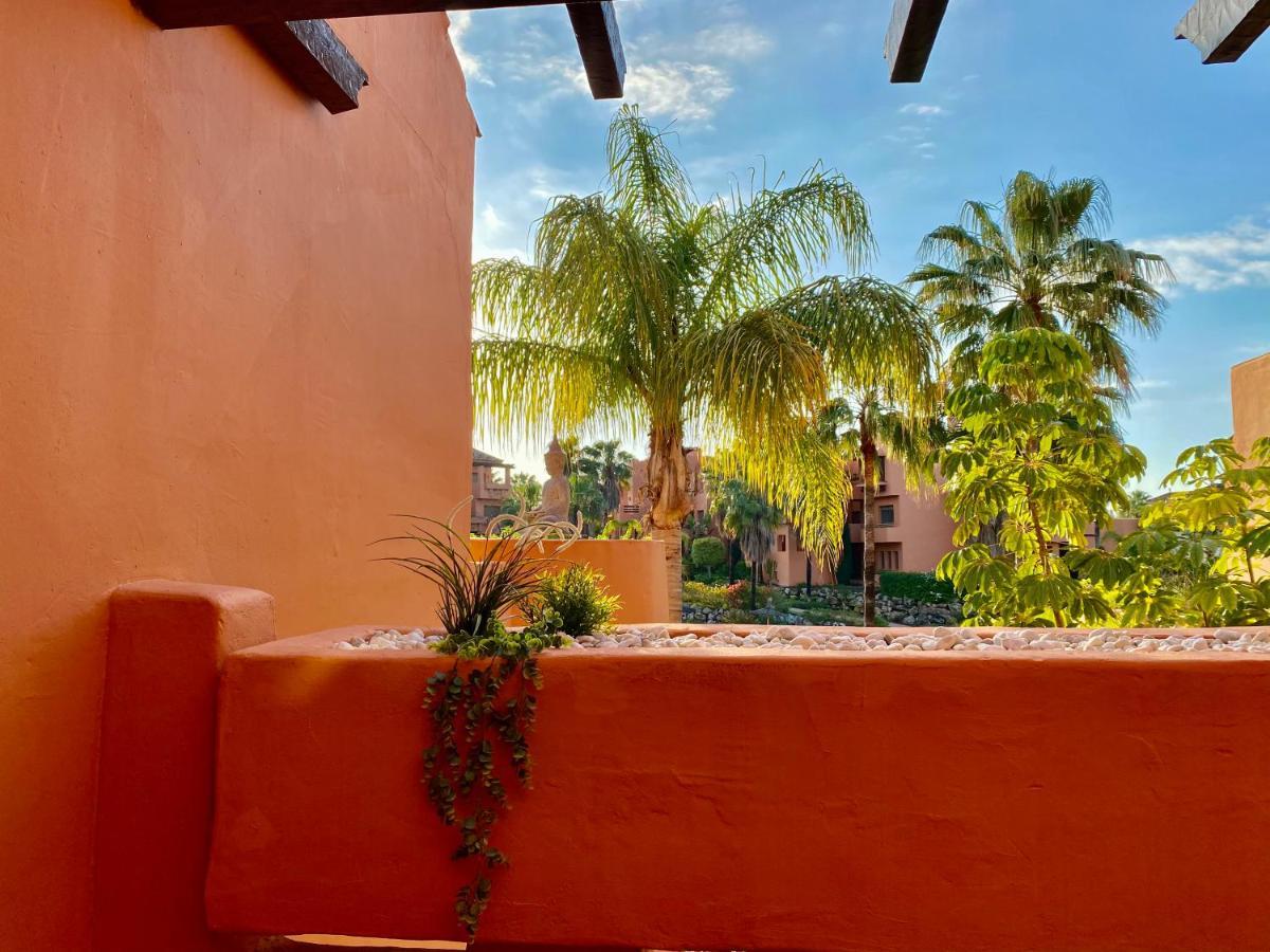 Style 2 Bedroom In The New Golden Mile Free Wifi & Parking * Estepona