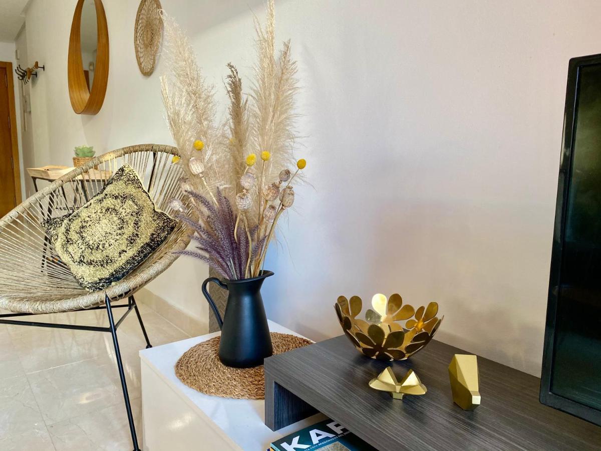 Apartment Style 2 Bedroom In The New Golden Mile Free Wifi & Parking *