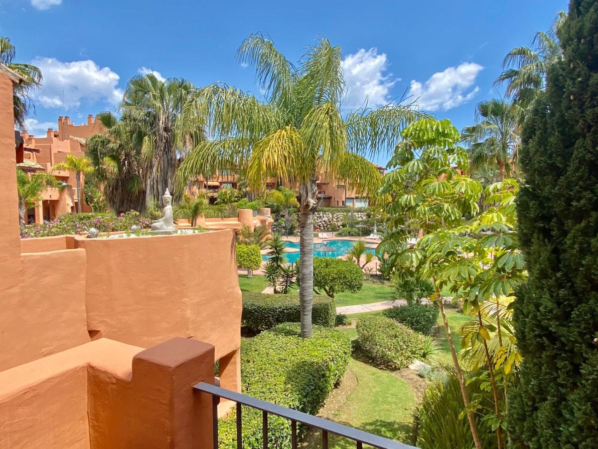 Style 2 Bedroom In The New Golden Mile Free Wifi & Parking Estepona