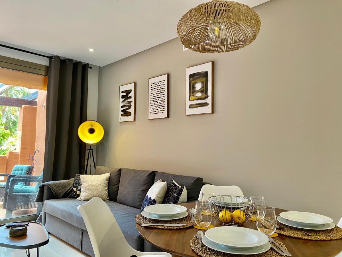 Style 2 Bedroom In The New Golden Mile Free Wifi & Parking Apartment Estepona