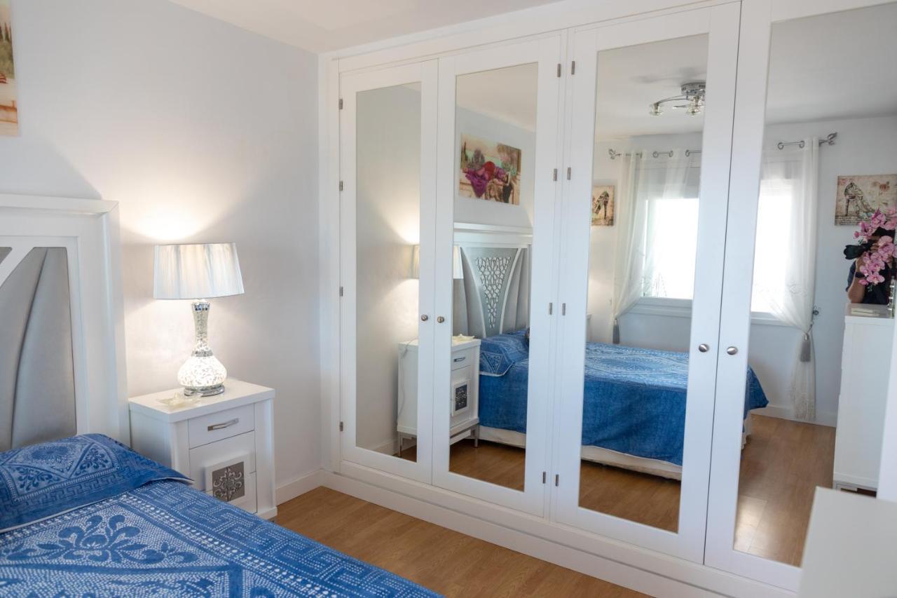 Puerto Deportivo Apartment *