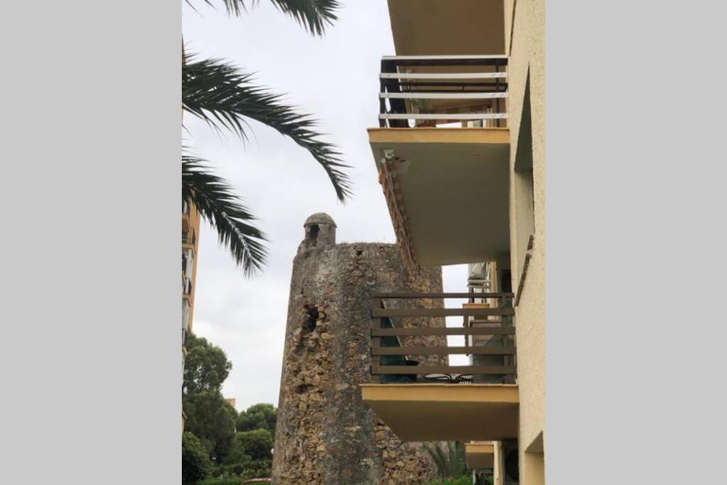 Tres Bel Avec Piscine Et Tennis Entre Amis Ou En Famille Estepona