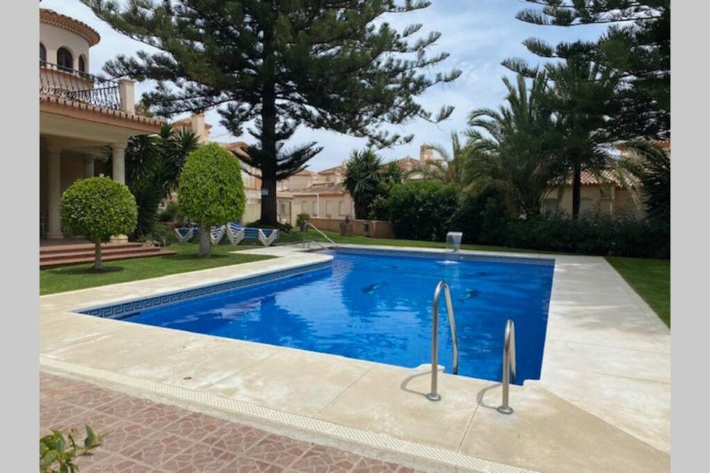 Ar 18 Belgravia Club Estepona