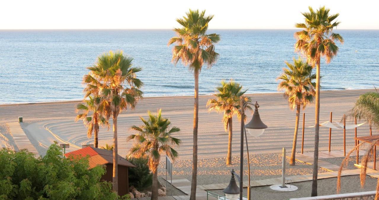 Gorgeous Sea Views And Great Location!