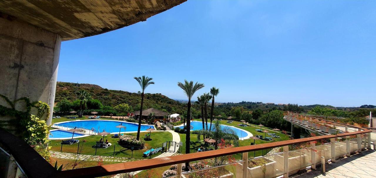 Feels-like-holiday-pure * Estepona