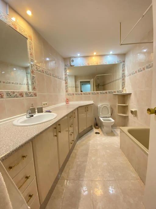 Apartment Lovely 1 Bedroom With Sea Views And Pool Estepona