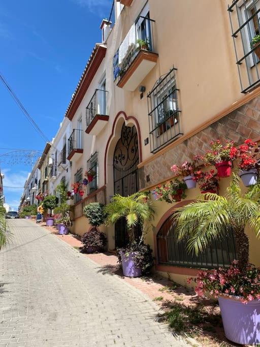 Lovely 1 Bedroom With Sea Views And Pool Apartment