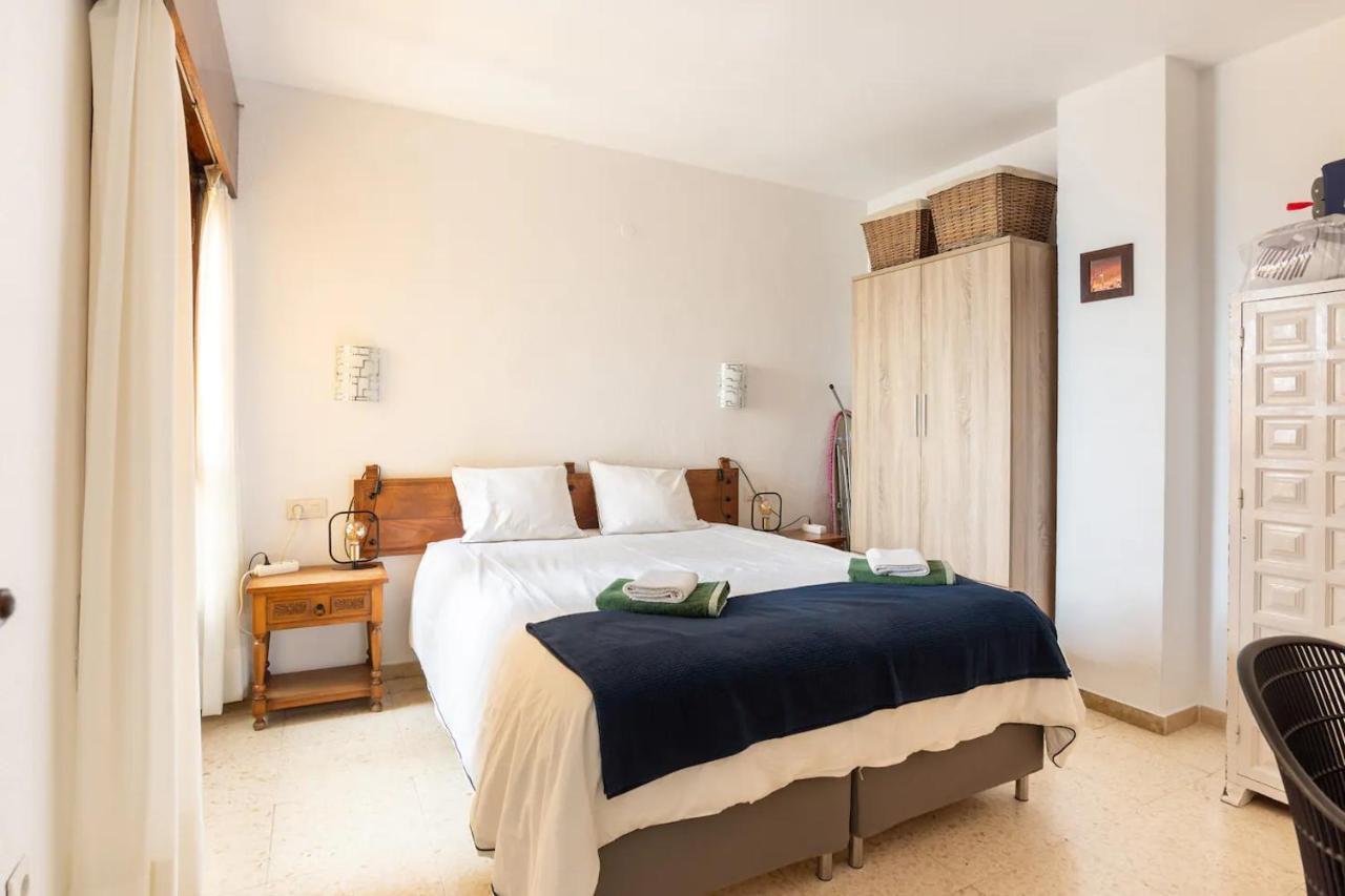 Paseo - In 1st Line Of Beach With Parking *