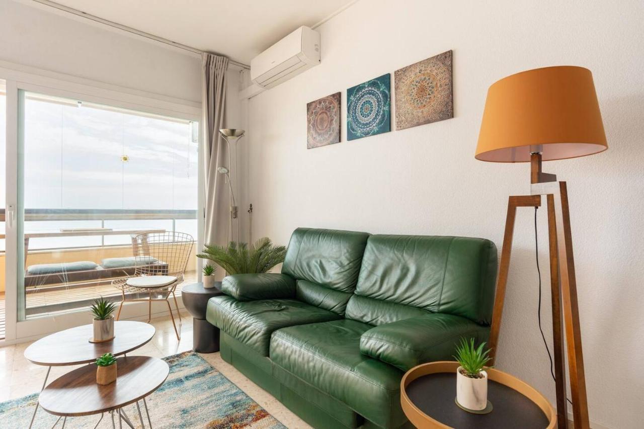 Apartment Paseo - In 1st Line Of Beach With Parking