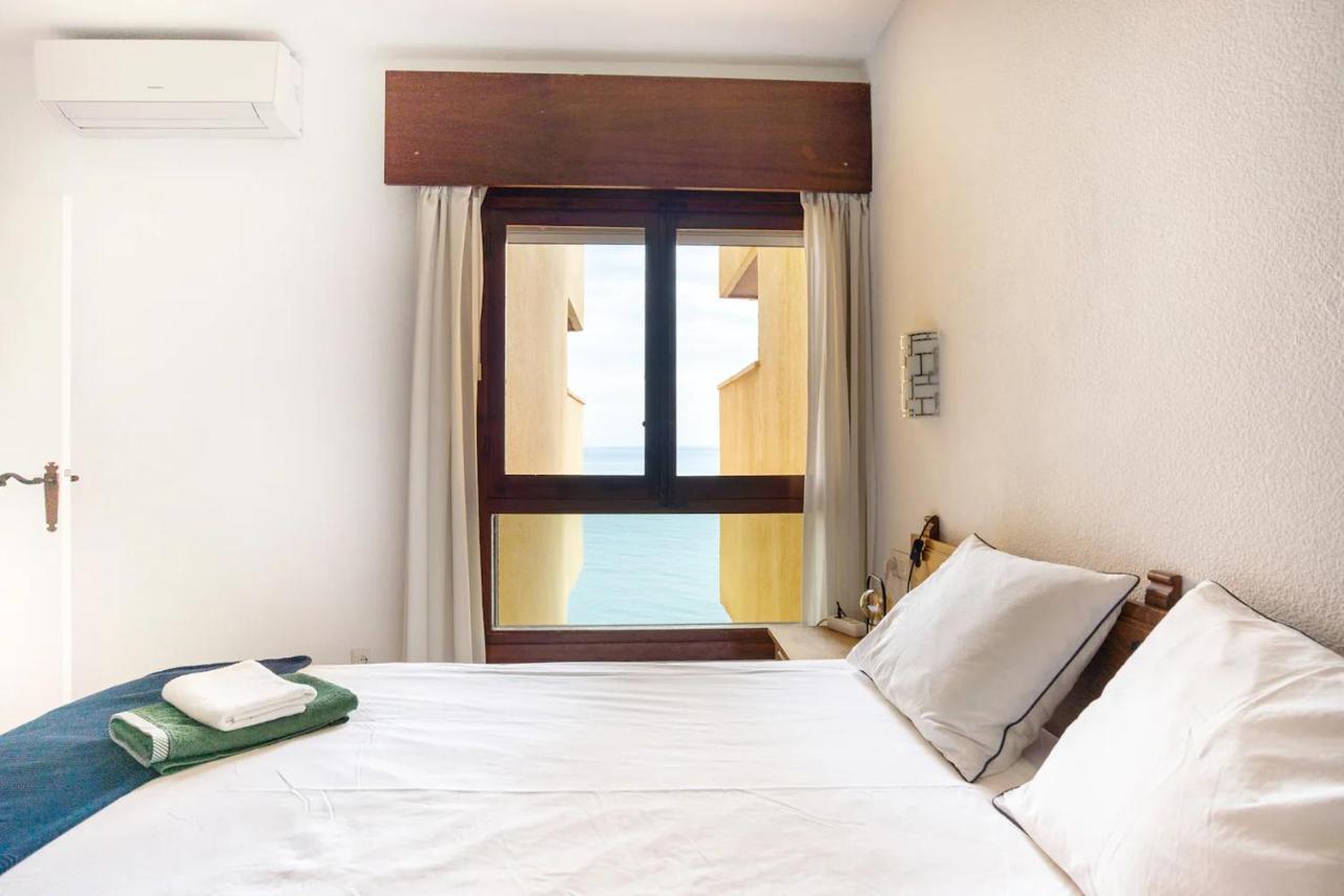 Paseo - In 1st Line Of Beach With Parking *
